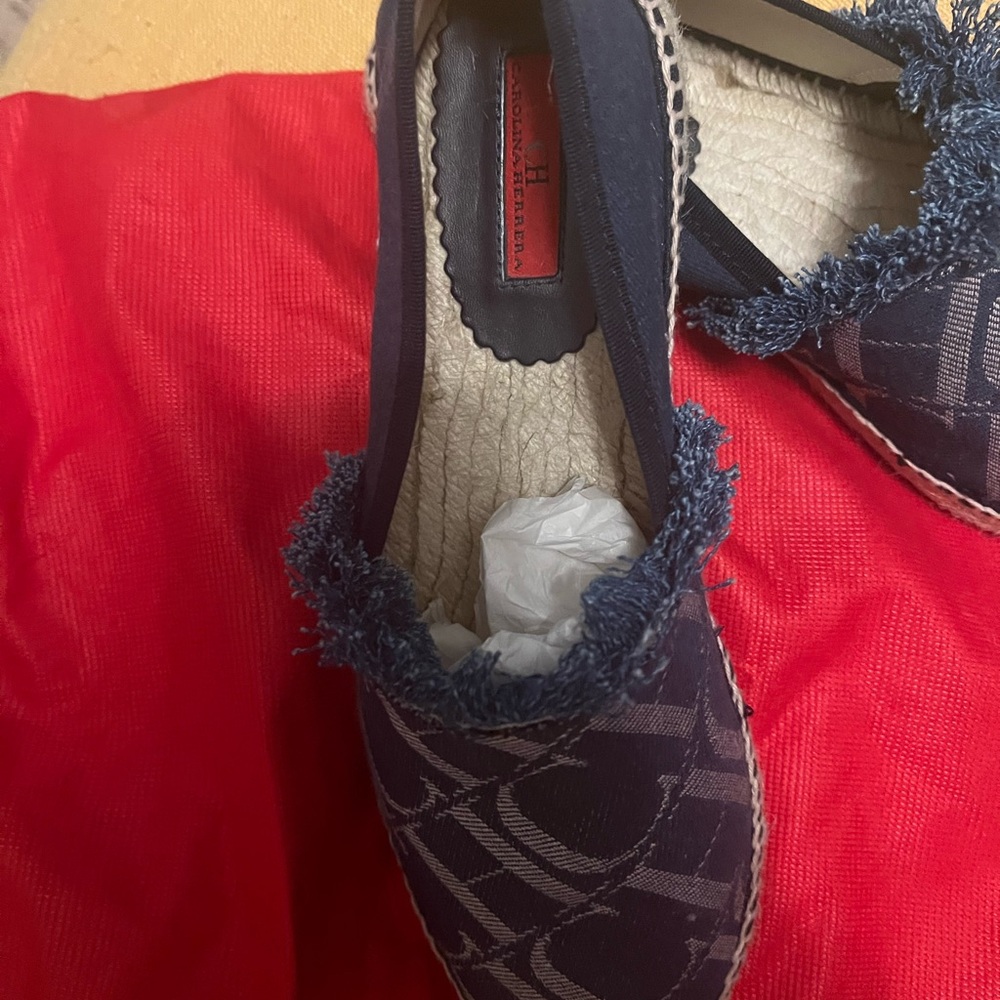 CH denim espadrilles in like new condition. Size 39 - Picture 4 of 4